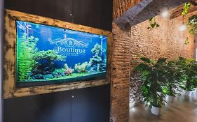 Le Boutique Luxury Rooms Diffused In Historic Center